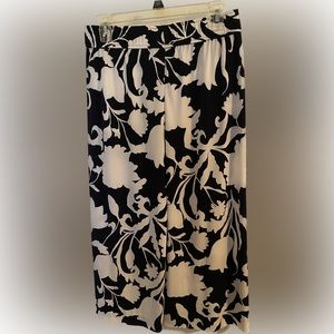 Chico's women's navy wide leg floral print crop pants